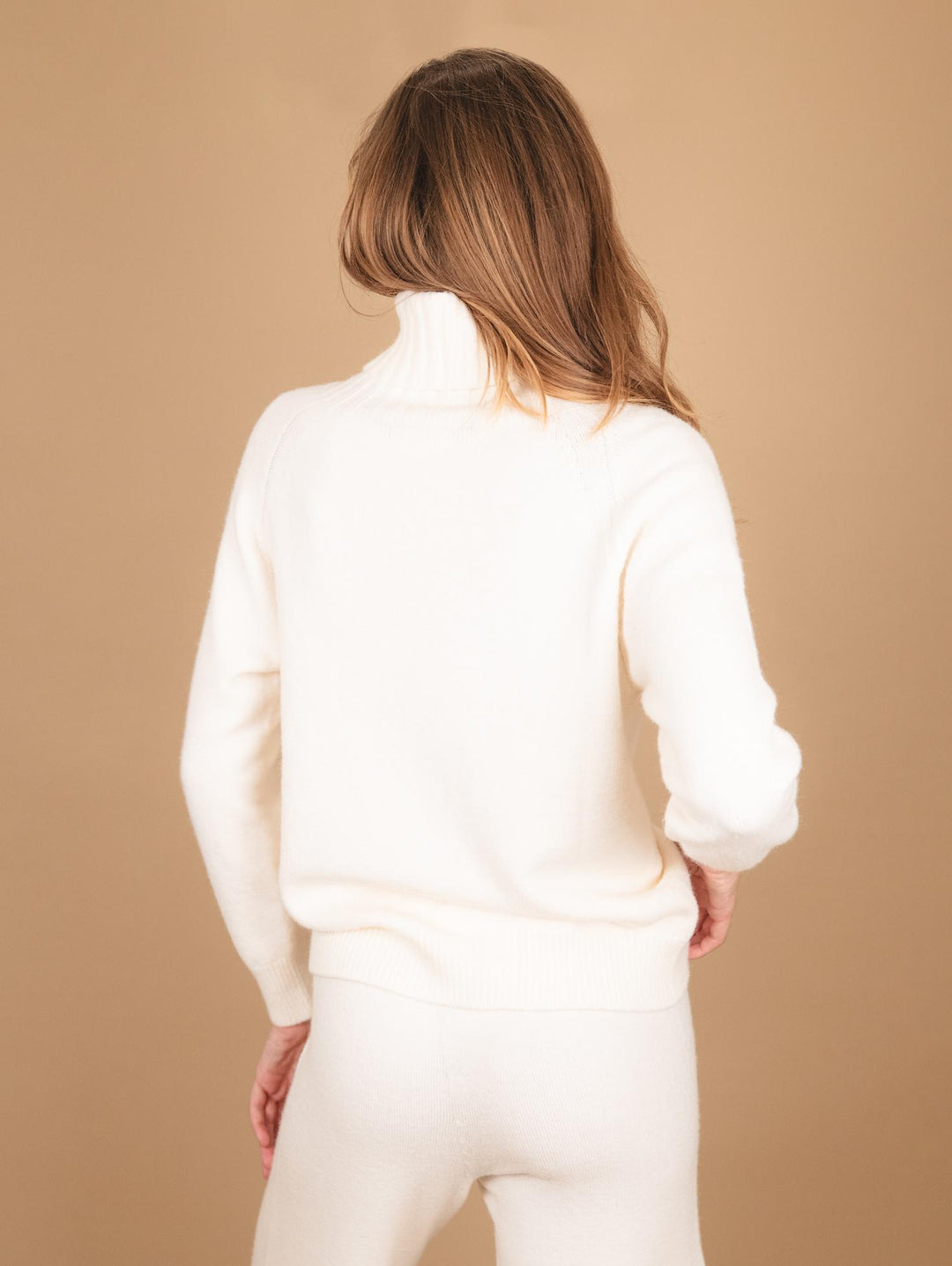 DOLCEVITA IN MAGLIA PANNA CON MAXI COLLO 0350/210 0248 BIMOR 