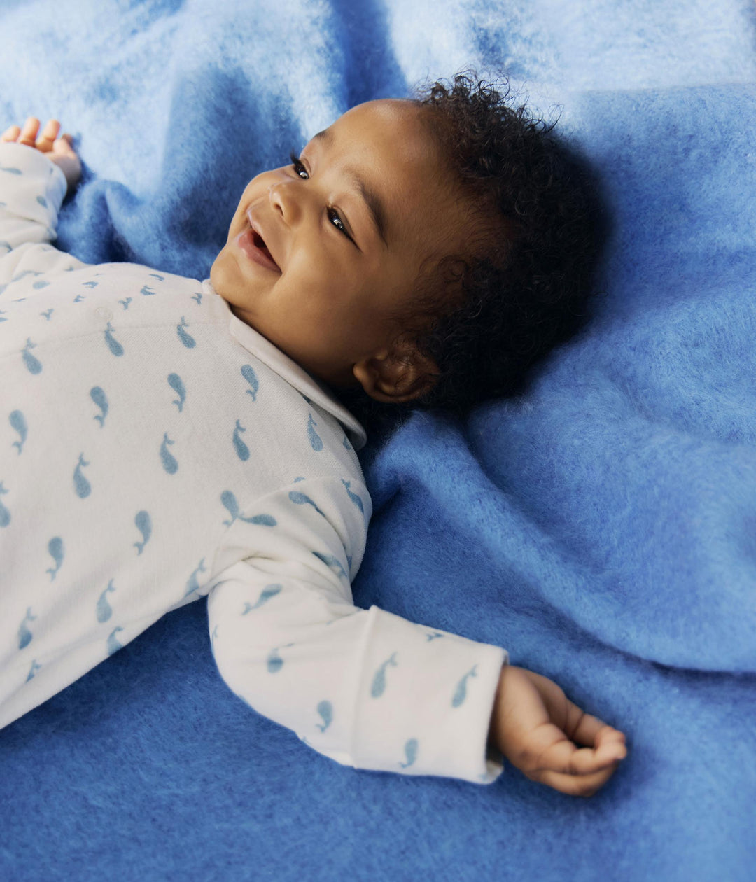 Pigiama in ciniglia con stampa balene neonato A0DZ5 01 PETIT BATEAU 