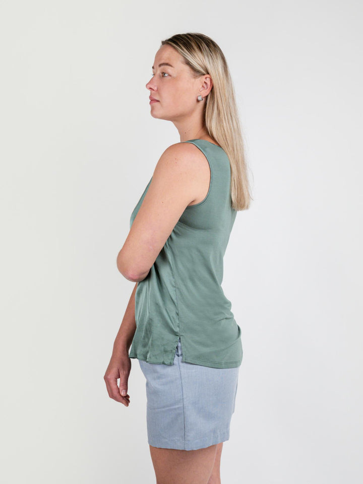 TOP SMANICATO IN RASO VERDE 251C1048 335 ANDREA MORANDO 