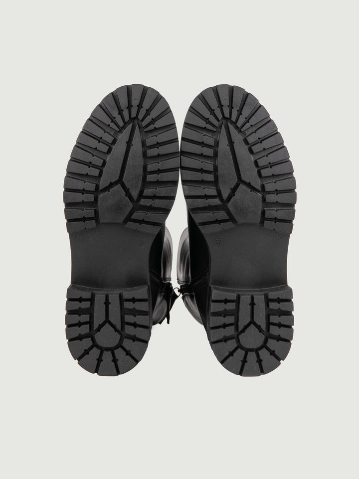 ANFIBIO IN PELLE NERA CON ZIP