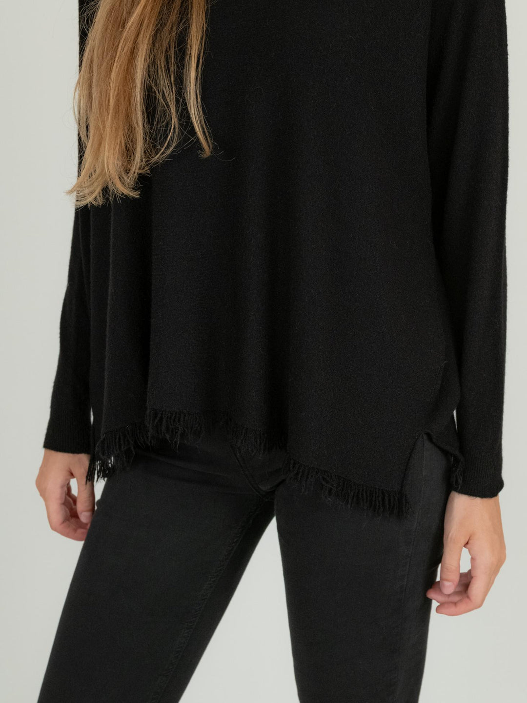 MAGLIA CON FRANGE NERA 0520/24 0010 BIMOR 