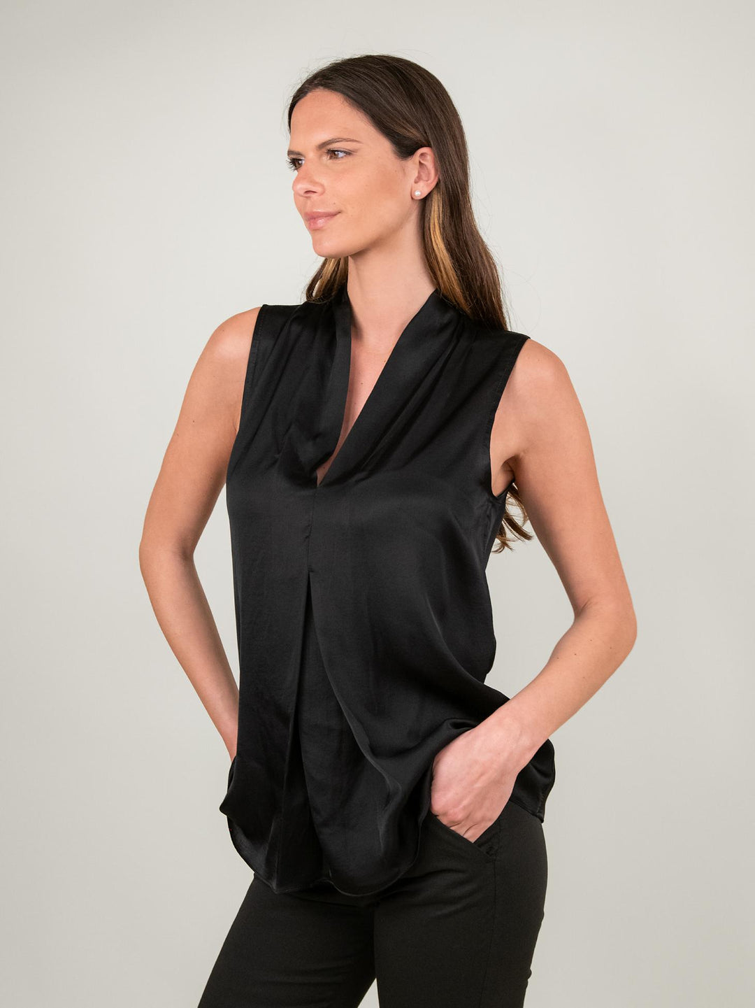 BLUSA SMANICATA IN RASO NERO M9861 NERO ANDREA MORANDO 