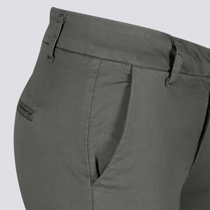 PANTALONE COLOR VERDE A TROMBETTA