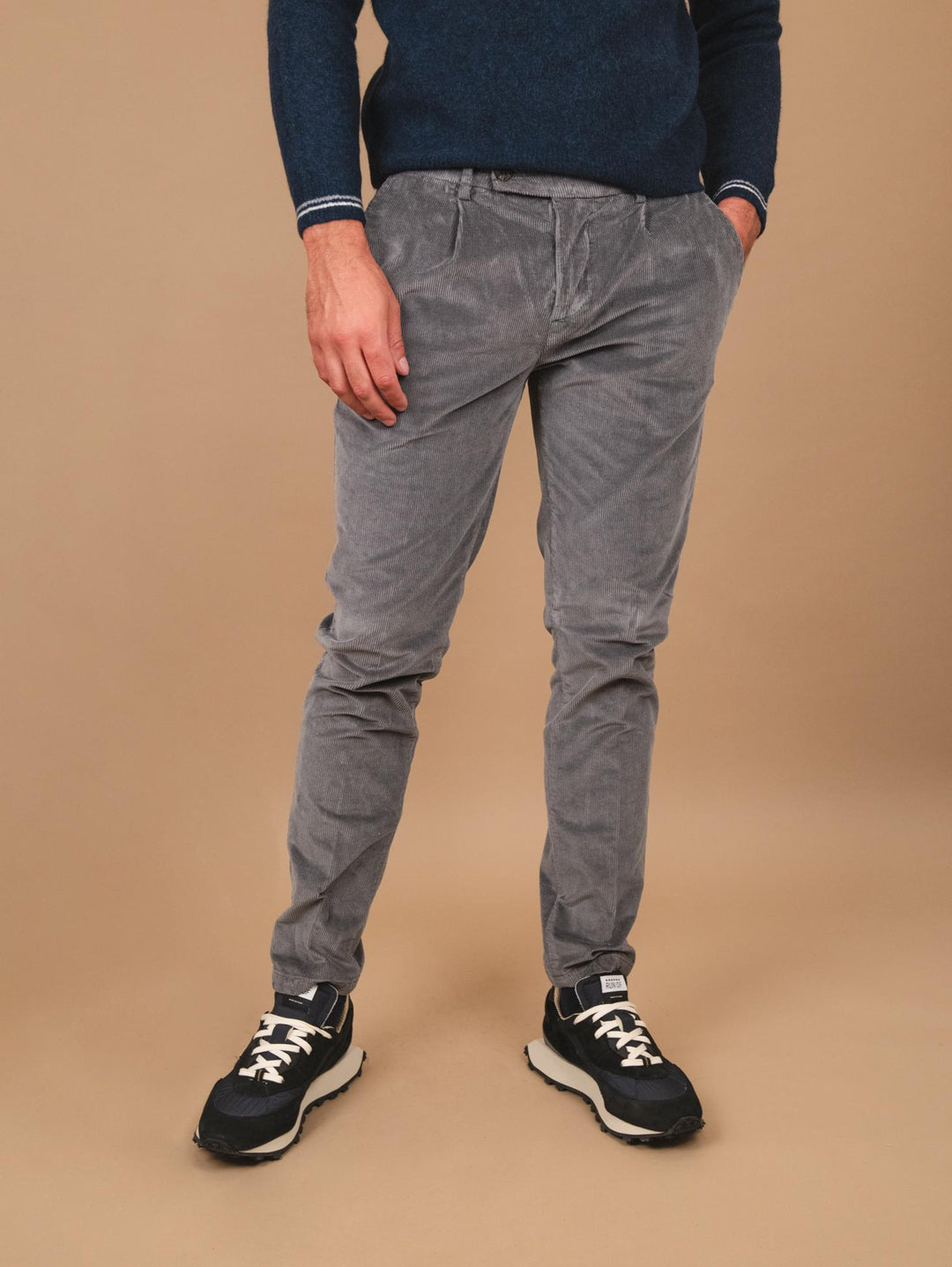 PANTALONE IN VELLUTO PIOMBO CON TASCA A FILO T502/THI 935 NOLAB 