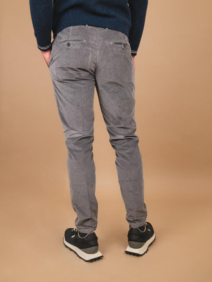 PANTALONE IN VELLUTO PIOMBO CON TASCA A FILO T502/THI 935 NOLAB 