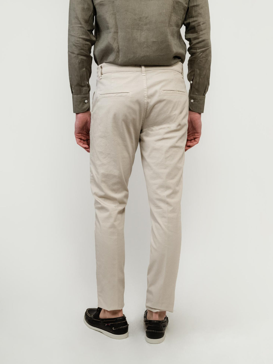 Pantalone chinos con trama nido d'ape burro