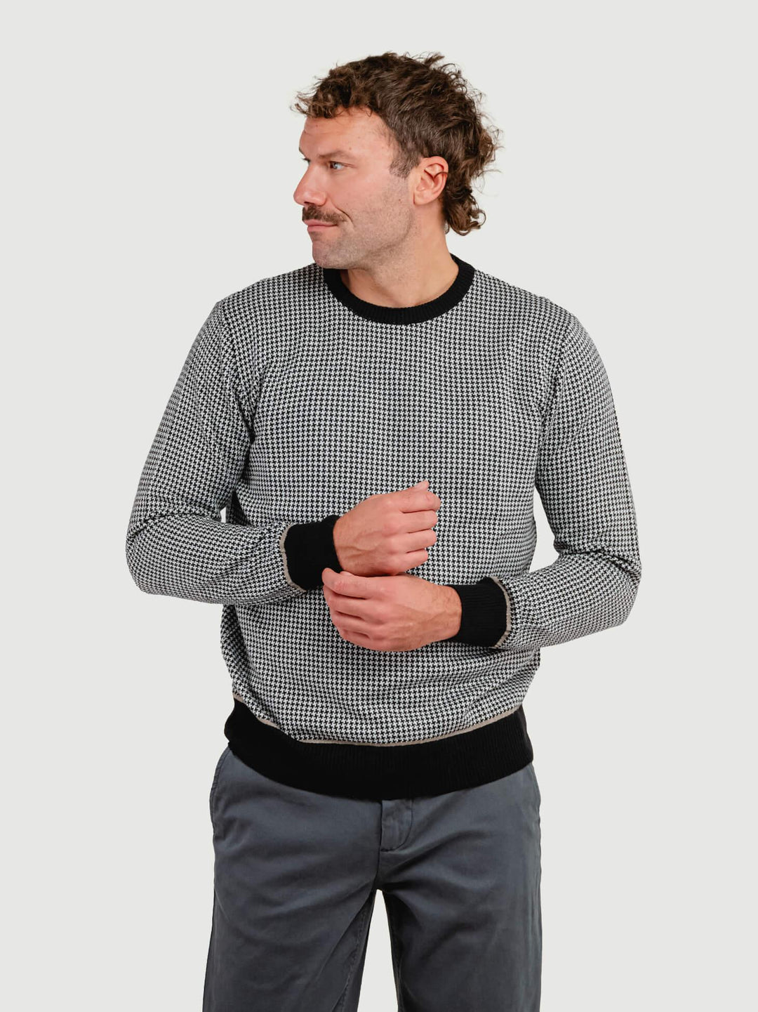 MAGLIA GIROCOLLO CON TRAMA PIED DE POULE BIANCA E NERA 8075 NERO ANDREA MORANDO 