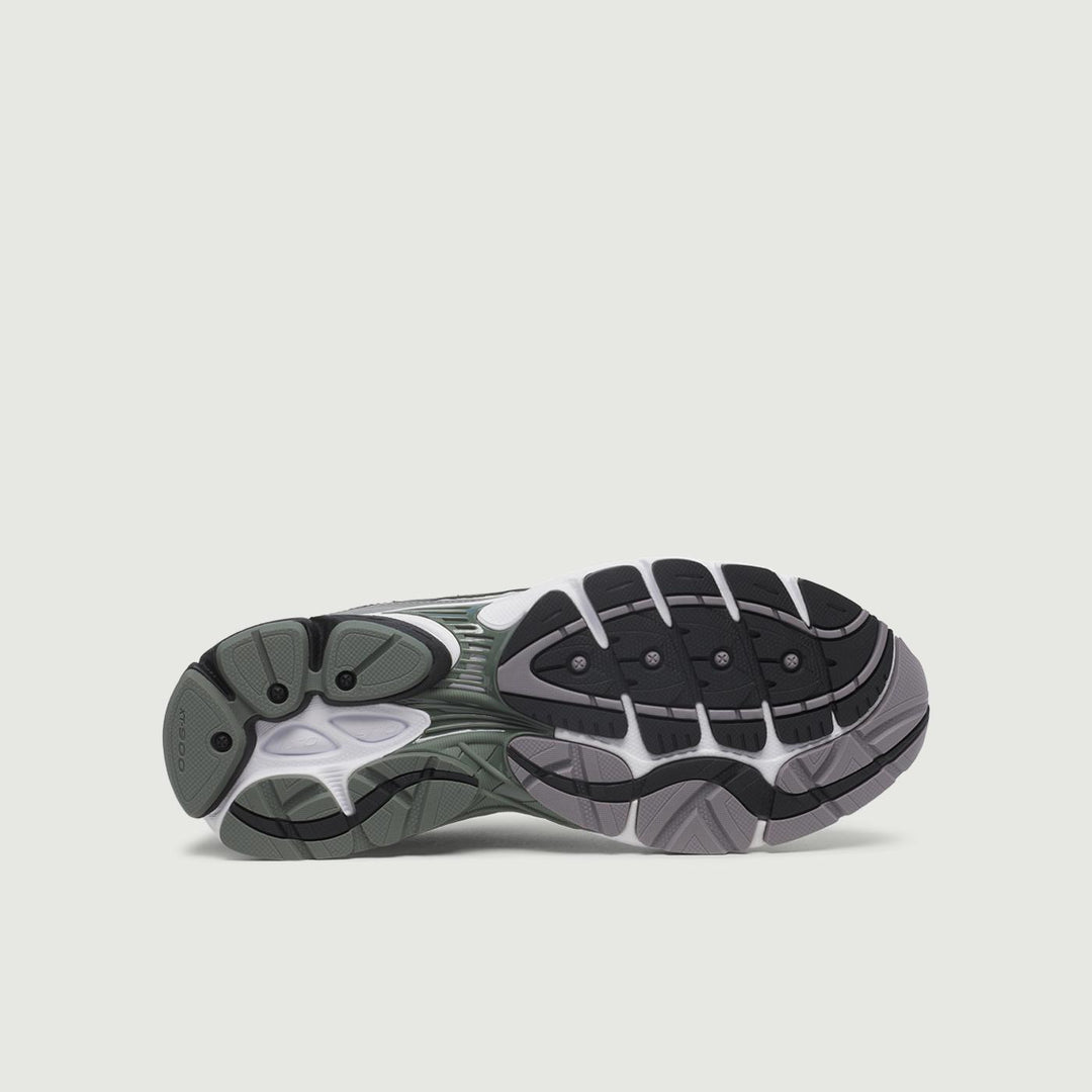 PROGRID OMNI 9 WHITE GREY SILVER 70844 2 SAUCONY 