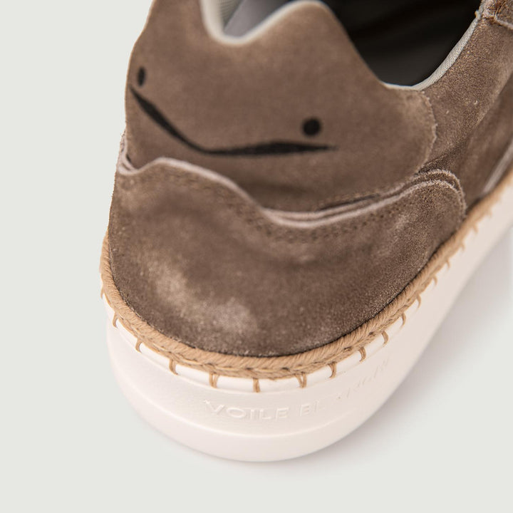 SNEAKER IN PELLE SCAMOSCIATA TAUPE CON INSERTO IN CORDA 2017684 03 VOILE BLANCHE 
