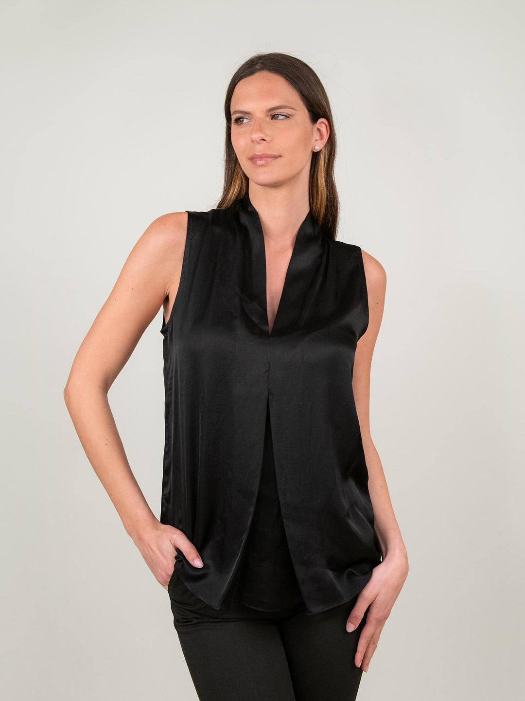 BLUSA SMANICATA IN RASO NERO M9861 NERO ANDREA MORANDO 
