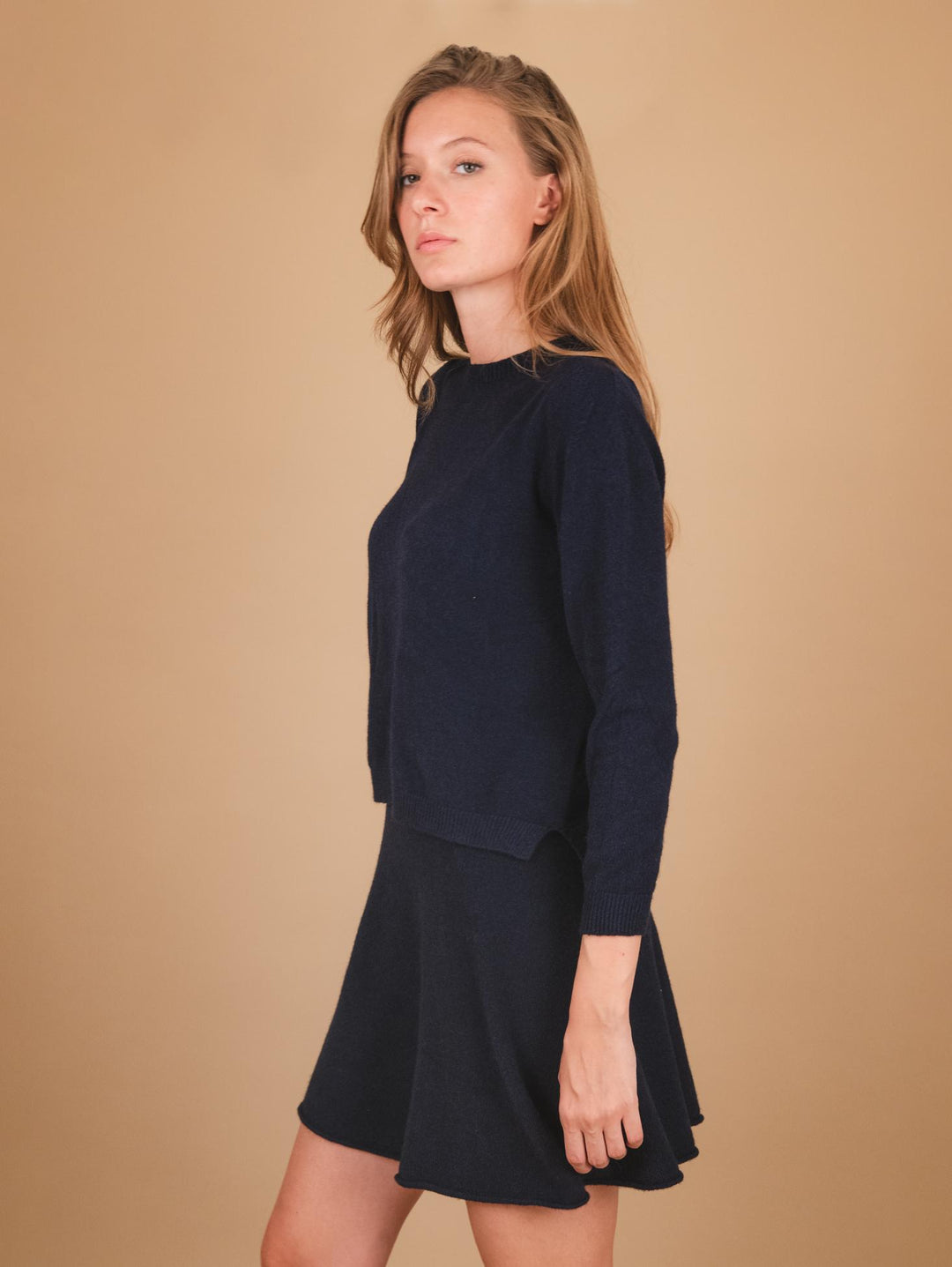 GIROCOLLO IN MAGLIA BLU CON MICRO SPACCHI LATERALI 0670/15 0115 BIMOR 