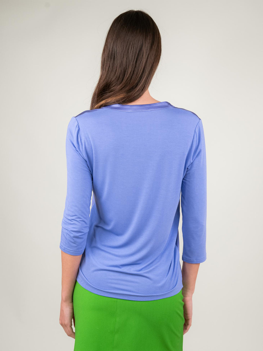 BLUSA CON SCOLLO SERAFINO LAVANDA 2431001 073 ANDREA MORANDO 