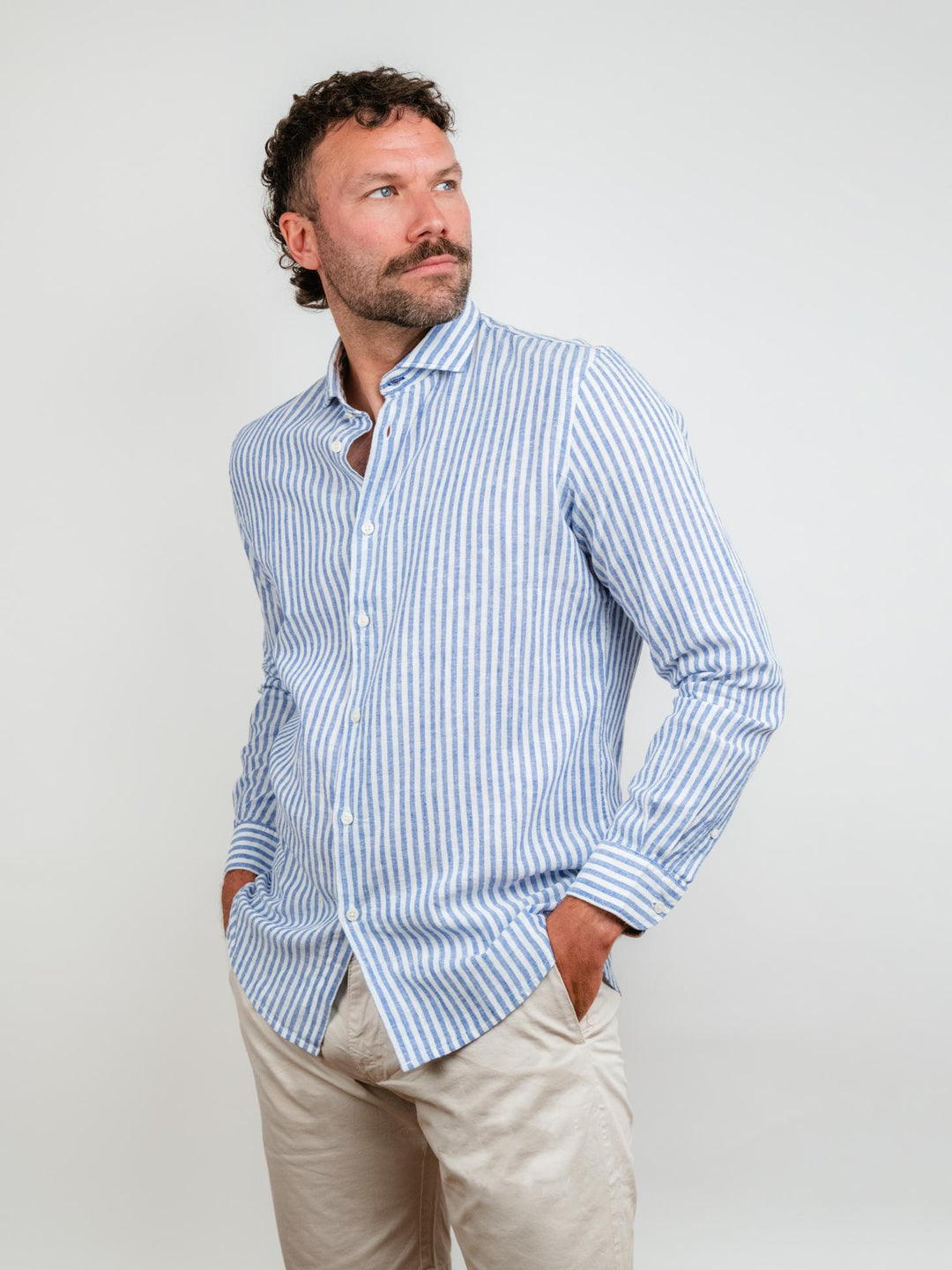 CAMICIA IN LINO E COTONE A RIGHE BIANCHE E BLUETTE