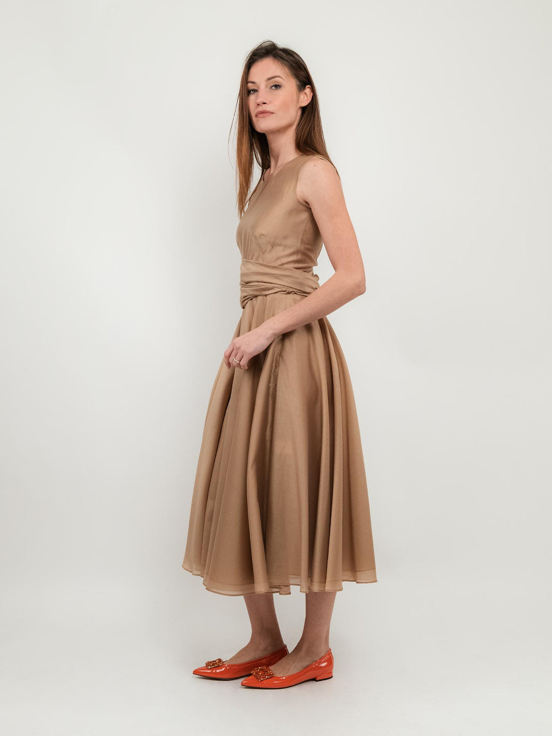 ABITO LUNGO BEIGE CON FUSCIACCA