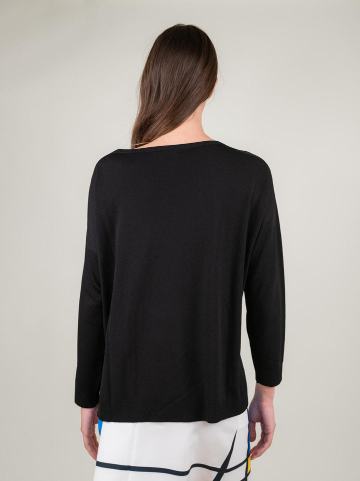 MAGLIA OVER NERA CON SCOLLO A BARCHETTA 2685 NERO ANDREA MORANDO 