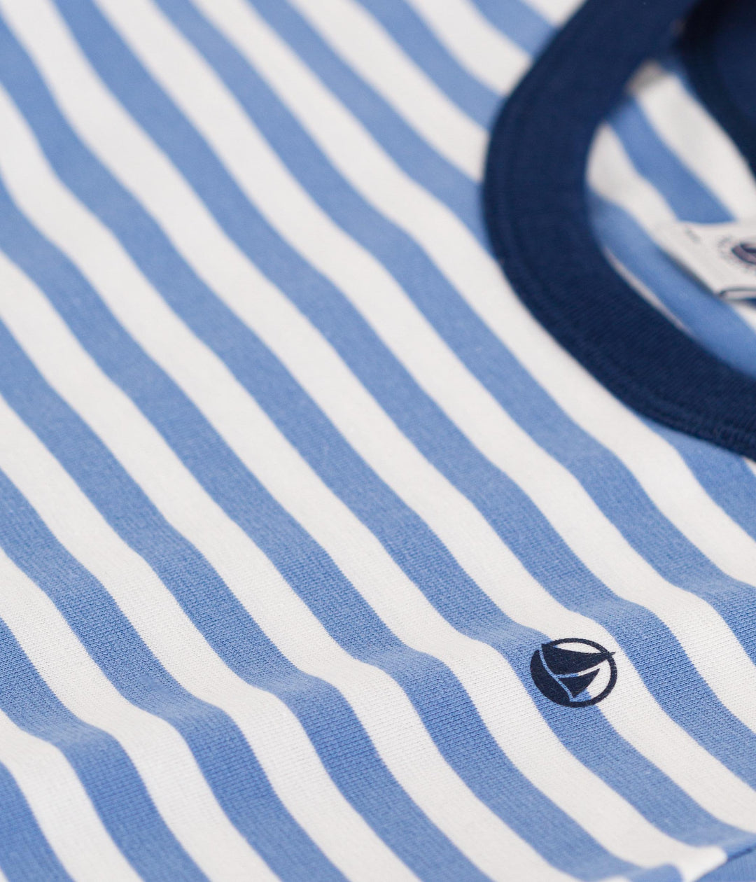 T-SHIRT AZZURRA A RIGHE IN JERSEY LEGGERO BAMBINO A0A1D 01 PETIT BATEAU 