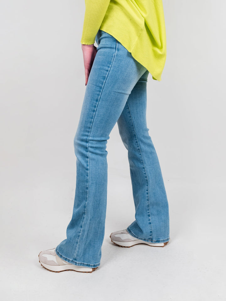 Jeans chiaro elasticizzato a zampa - Pantalone - Andrea Morando Boutique - 
